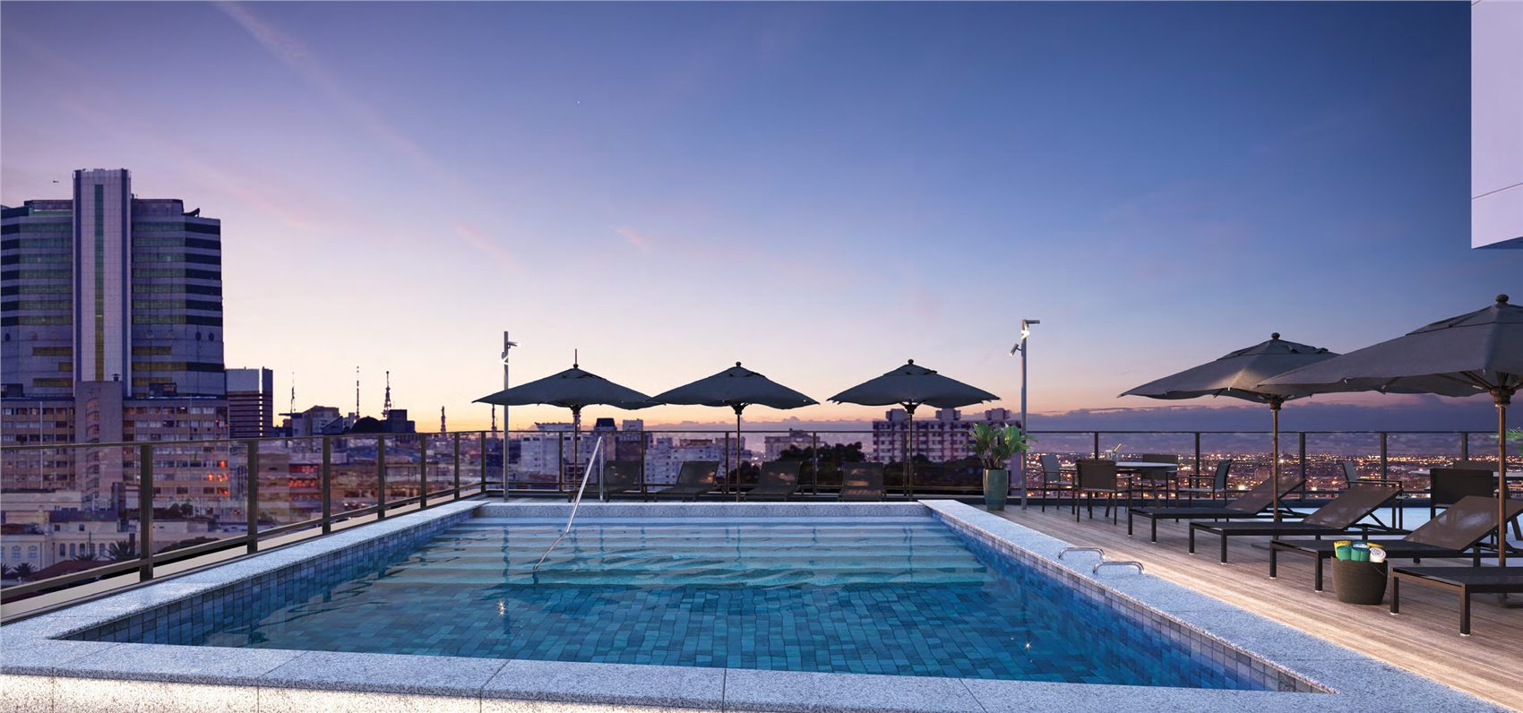 Piscina descoberta e solarium — 7º andar